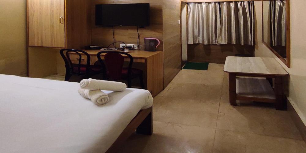 Baba Tourist Lodge Shillong Ngoại thất bức ảnh