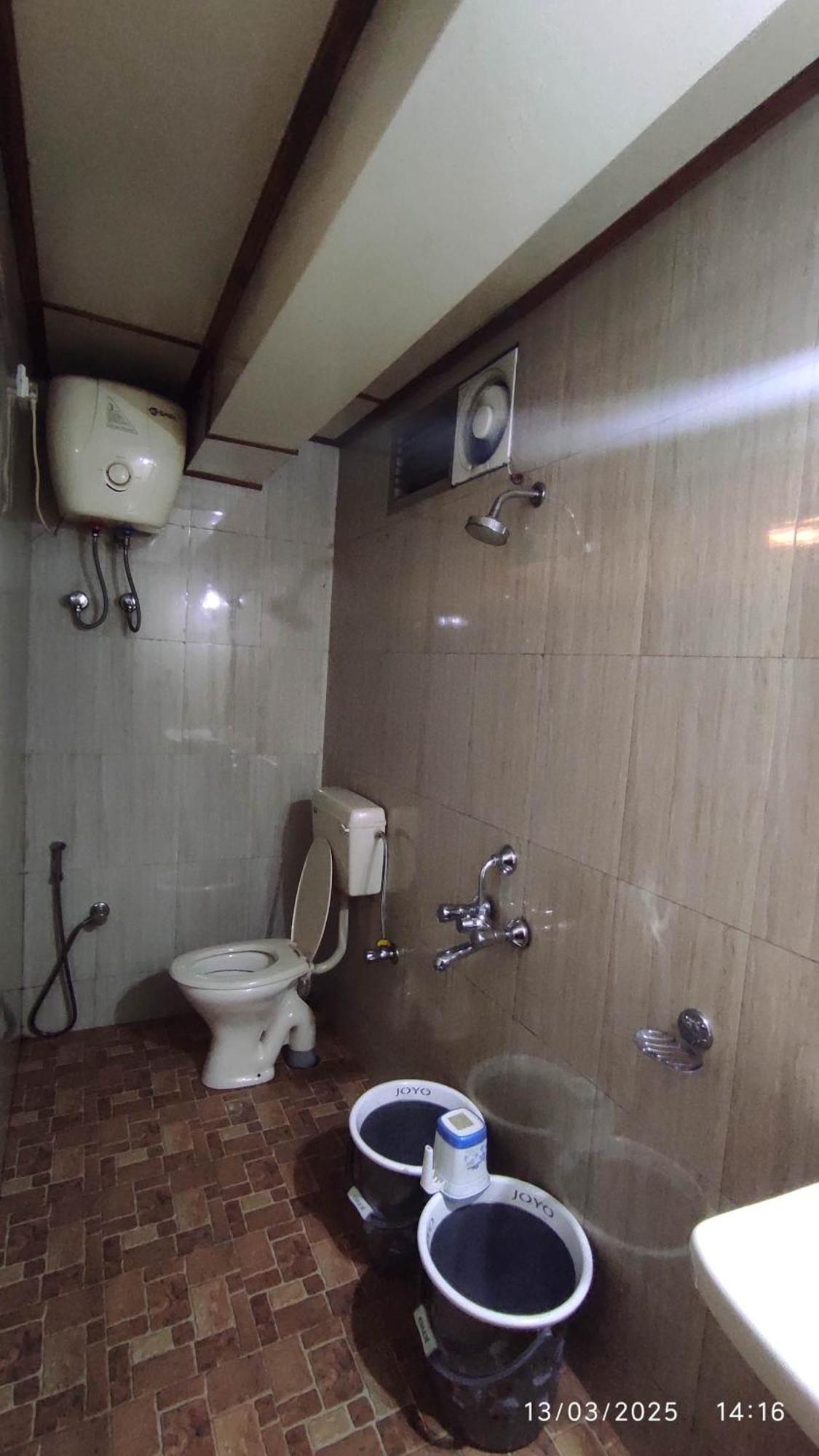 Baba Tourist Lodge Shillong Ngoại thất bức ảnh