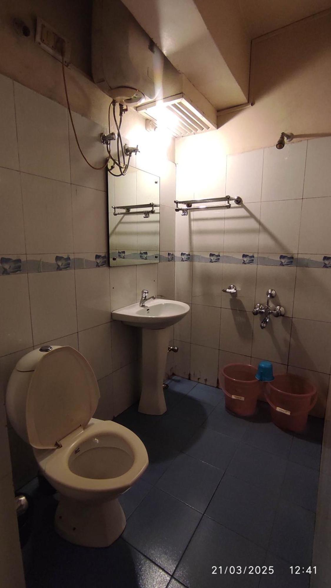 Baba Tourist Lodge Shillong Ngoại thất bức ảnh